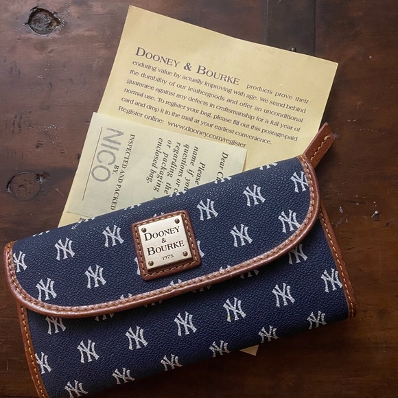 Yankees Authentic Donney and Bourke Wallet